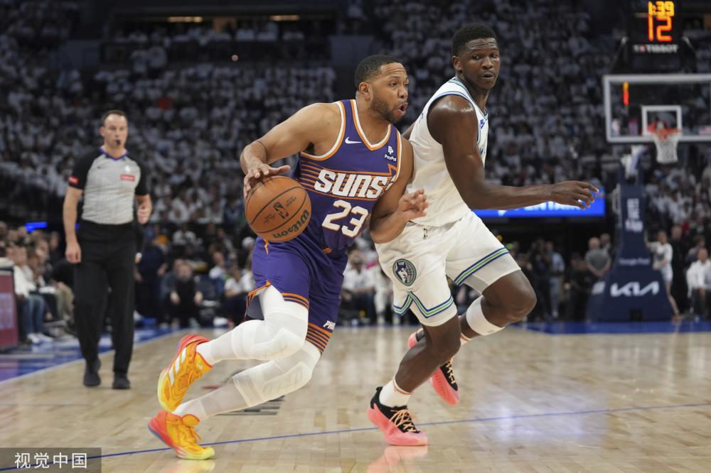 守在赛场 守在赛场