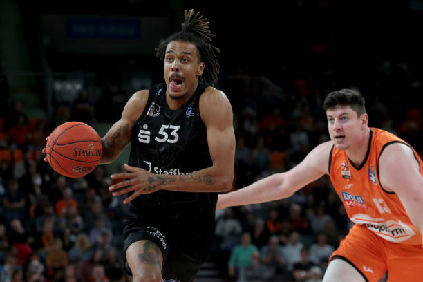 继续为它添 继续为它添