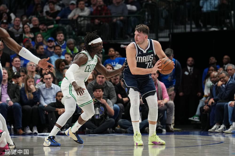 推行李箱同 推行李箱同